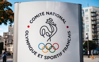 L’effet suspensif de la saisine du CNOSF ne fait pas obstacle à l’introduction d’une requête en référé suspension
