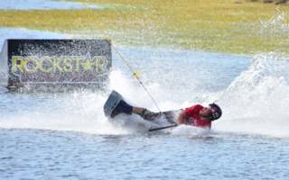 Accident de téléski nautique : responsabilité partagée entre l’exploitant et la victime