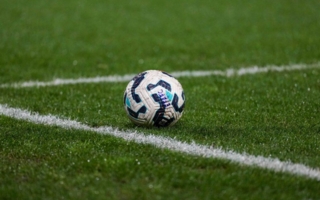 Interdiction d’accès en division supérieure : le club ne pouvait contester la légalité et l’exécution de la décision de la ligue par le biais du référé conservatoire