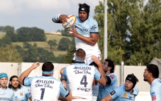 La mise à disposition anticipée d’un logement au rugbyman ne valait pas commencement d’exécution non équivoque de son CDD