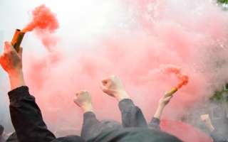 Usage d'engins pyrotechniques : le PSG une nouvelle fois sanctionné à raison du comportement de ses supporters en déplacement