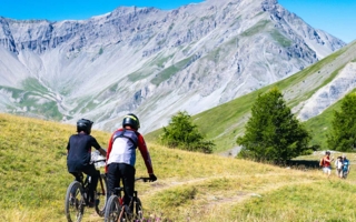 Quiétude, cohabitation des usagers, prévention de la faune et de l’érosion des sols : l'encadrement de la pratique cycliste dans le Parc national du Mercantour était justifié